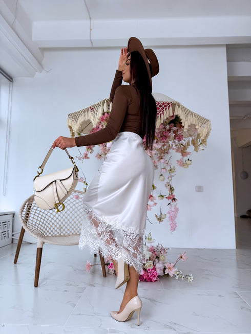 Klasikinis bodis su apykakle "AMAZING" - CHOCO